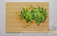 Фото приготовления рецепта: Рис с беконом, замороженными овощами и яйцом, в микроволновке - шаг №10