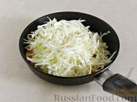 Фото приготовления рецепта: Рулет из лаваша с капустой  и сыром (в духовке) - шаг №6