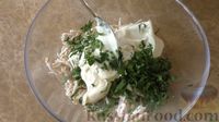Фото приготовления рецепта: Закуска из лаваша с курицей и плавленым сыром - шаг №3