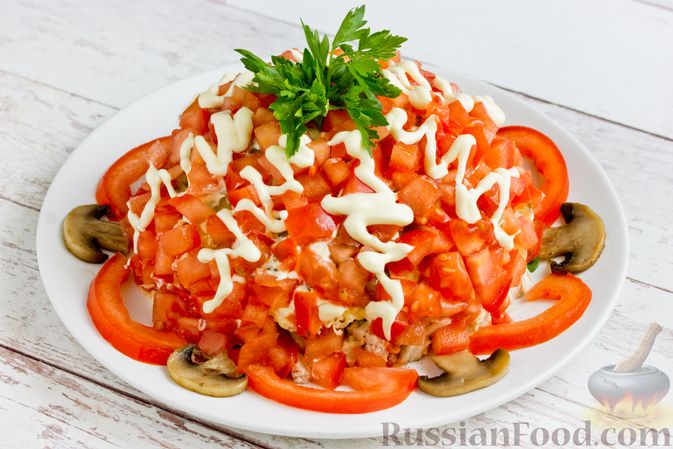 Салат «Красная шапочка» с помидорами: 5 рецептов с фото + новые идеи