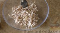 Фото приготовления рецепта: Закуска из лаваша с курицей и плавленым сыром - шаг №2