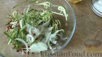 Фото приготовления рецепта: Кабачковые оладьи в корейском стиле - шаг №4