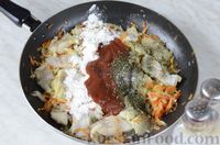 Фото приготовления рецепта: Рыба с овощами в томатном соусе, на сковороде - шаг №10