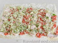 Фото приготовления рецепта: Рулет из лаваша с колбасой, помидорами, сыром и зеленью - шаг №6