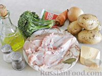 Фото приготовления рецепта: Картофельный суп-пюре с брокколи и сыром - шаг №1