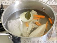 Фото приготовления рецепта: Картофельный суп-пюре с брокколи и сыром - шаг №2