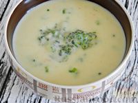 Фото к рецепту: Картофельный суп-пюре с брокколи и сыром