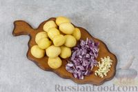 Фото приготовления рецепта: Молодой картофель в ароматном зелёном соусе - шаг №2