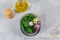 Фото приготовления рецепта: Молодой картофель в ароматном зелёном соусе - шаг №4