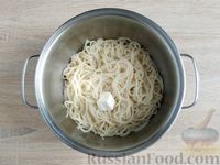 Фото приготовления рецепта: Спагетти с фаршем, тушенным в кетчупе - шаг №11