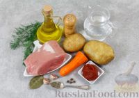 Фото приготовления рецепта: Картошка, тушенная с мясом и морковью - шаг №1