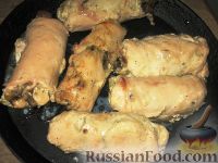 Фото приготовления рецепта: Куриные рулеты с черносливом и печенью - шаг №8