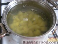 Фото приготовления рецепта: Простой  грибной суп из шампиньонов - шаг №4