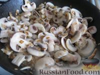 Фото приготовления рецепта: Простой  грибной суп из шампиньонов - шаг №8