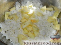 Фото приготовления рецепта: Салат с рисом "Петровский" - шаг №3