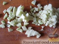 Фото приготовления рецепта: Салат с говяжьим языком и яблоками - шаг №8