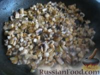 Фото приготовления рецепта: Тарталетки с грибной начинкой - шаг №7