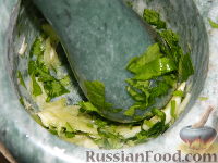 Фото приготовления рецепта: Зимний суп-солянка из капусты - шаг №16