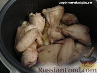 Фото приготовления рецепта: Курица с картофелем (рецепт для мультиварки) - шаг №3