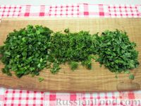 Фото приготовления рецепта: Омлет с зеленью, сыром и молоком, в лаваше - шаг №2