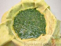 Фото приготовления рецепта: Омлет с зеленью, сыром и молоком, в лаваше - шаг №12