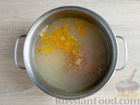 Фото приготовления рецепта: Куриный суп с жареной вермишелью - шаг №11