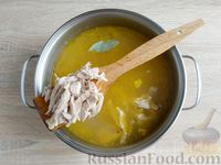 Фото приготовления рецепта: Куриный суп с жареной вермишелью - шаг №14