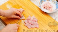 Фото приготовления рецепта: Куриное филе с грибами в сливочно-апельсиновом соусе - шаг №7