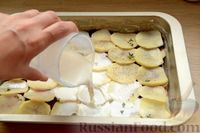 Фото приготовления рецепта: Салат с редиской, щавелем и огурцами - шаг №8