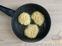 Фото приготовления рецепта: Картофельные драники без яиц и муки - шаг №7