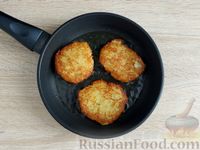 Фото приготовления рецепта: Картофельные драники без яиц и муки - шаг №8