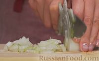 Фото приготовления рецепта: Кабачковые оладьи с соусом дзадзики (цацики) - шаг №9