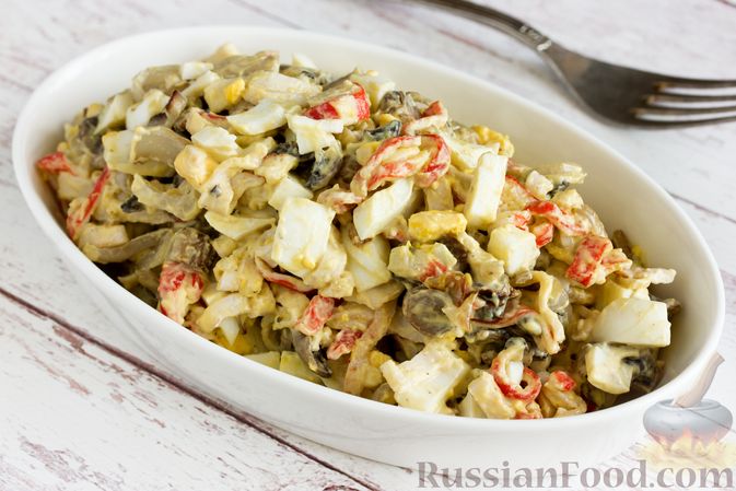 Салат из крабовых палочек и грибов: рецепт приготовления