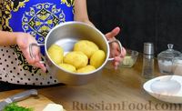 Фото приготовления рецепта: Маринованные кабачки с чесноком и укропом (на зиму) - шаг №11