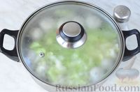 Фото приготовления рецепта: Суп из молодой капусты с фрикадельками из индейки - шаг №11
