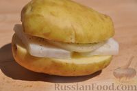 Фото приготовления рецепта: Запечённый картофель в фольге на углях - шаг №9