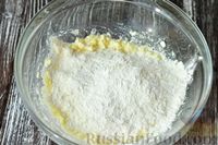 Фото приготовления рецепта: Творожные кнедлики с клубникой - шаг №5