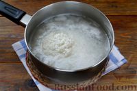 Фото приготовления рецепта: Молочная рисовая каша - шаг №3