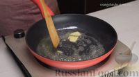 Фото приготовления рецепта: Жареная картошка на сливочном масле, с паприкой - шаг №4