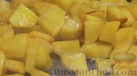 Фото приготовления рецепта: Жареная картошка на сливочном масле, с паприкой - шаг №5