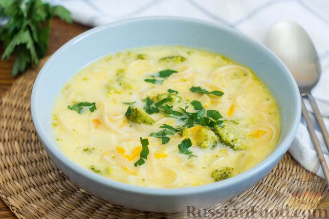 Как приготовить веганский суп из брокколи? Какие ингредиенты потребуются? Рецепт супа пюре с сыром
