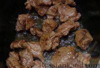 Фото приготовления рецепта: Нудли (штрудли) с тушёной картошкой и мясом - шаг №7