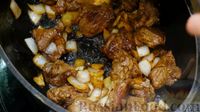 Фото приготовления рецепта: Нудли (штрудли) с тушёной картошкой и мясом - шаг №8
