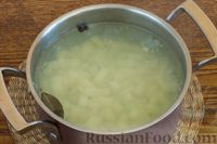 Фото приготовления рецепта: Сырный суп с лапшой и брокколи - шаг №4