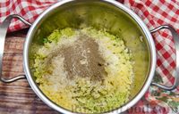 Фото приготовления рецепта: Котлеты из брокколи с сыром и чесноком - шаг №10