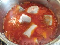 Фото приготовления рецепта: Тушёная рыба в томатном соусе - шаг №8