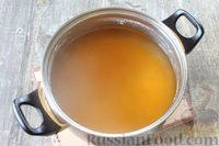 Фото приготовления рецепта: Гороховый суп с копчёной колбасой - шаг №4