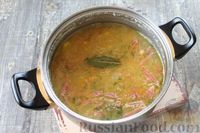 Фото приготовления рецепта: Гороховый суп с копчёной колбасой - шаг №12