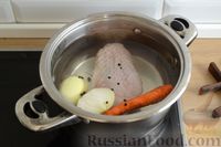 Фото приготовления рецепта: Томатный суп из индейки с картофелем и болгарским перцем - шаг №2