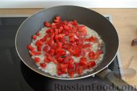 Фото приготовления рецепта: Томатный суп из индейки с картофелем и болгарским перцем - шаг №5